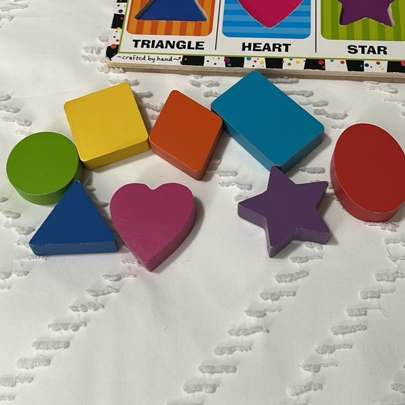 β¦οΈ Melissa and Doug Shapes Chunky Puzzle - Picture 5 of 7